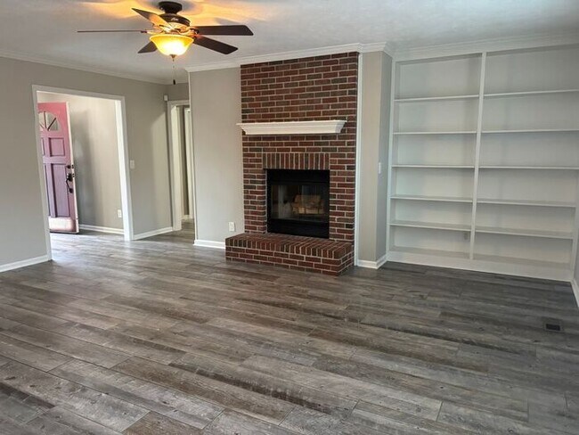 Building Photo - 867 Flintwood Rd