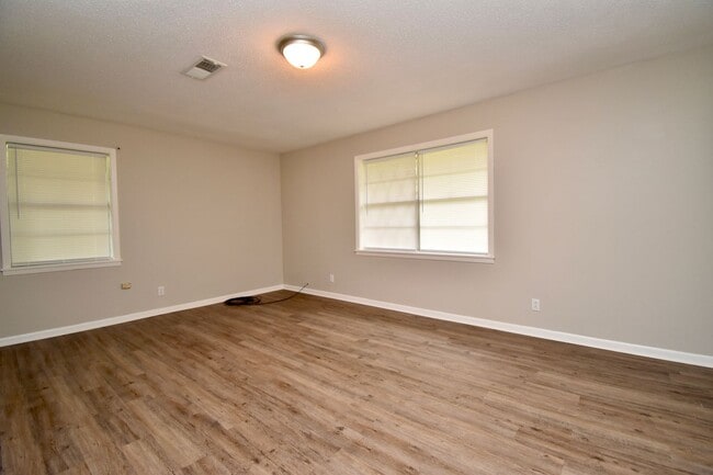Building Photo - Updated 3 Bed, 2 Bath Home in Grambling!
