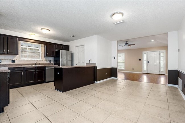 Building Photo - 8382 Oak Pointe Ct