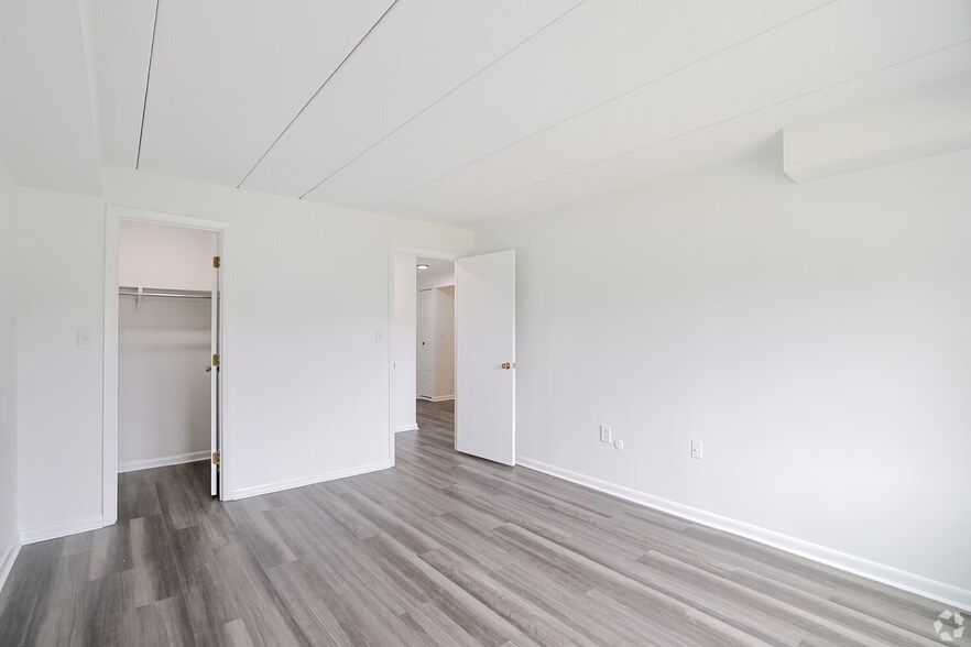 Building Photo - 55 Hill Rd