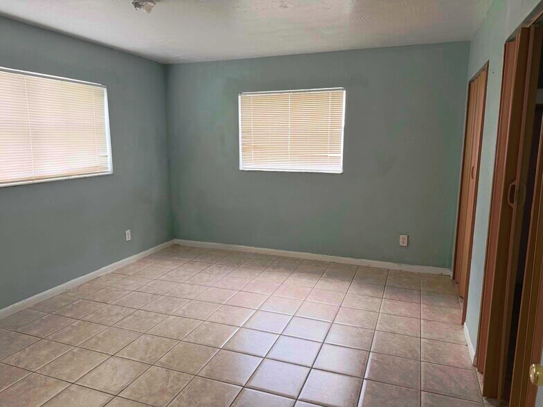 Building Photo - 3701 SW 59th Terrace