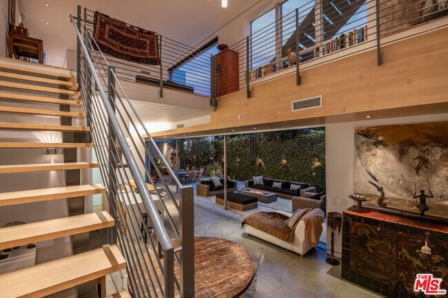 Building Photo - 716 Brooks Ave