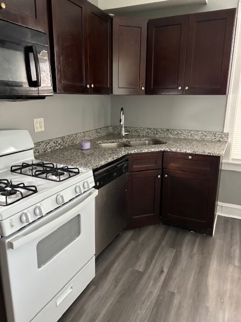 Building Photo - 1021 N Lamon Ave