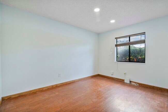 Building Photo - 10240 Boca Bend W