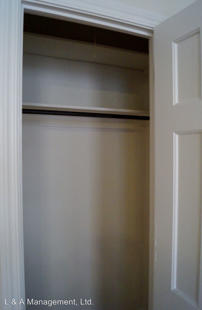 Building Photo - 2566 Kemper Rd