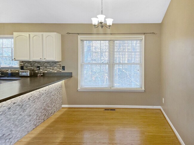 Building Photo - 3144 Holland Cliffs Rd