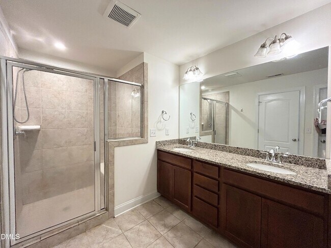 Building Photo - 735 Lampwick Ln