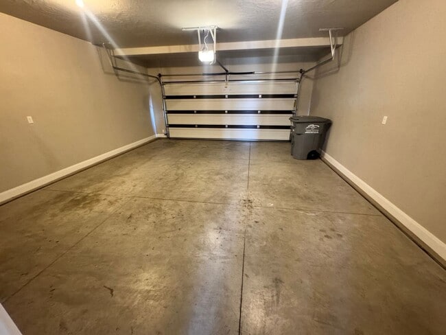 Building Photo - Blackhawk Townhome! Incredible Amenities!!