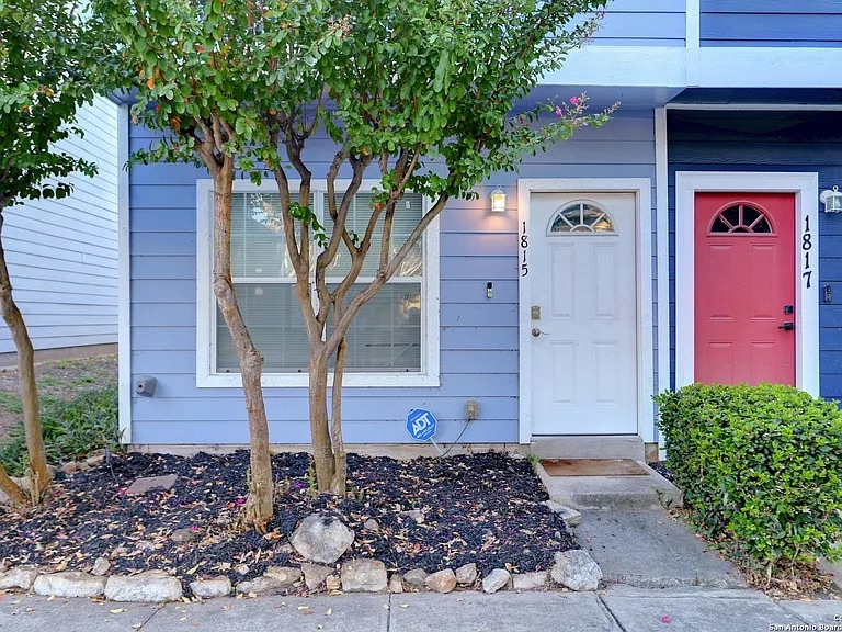 Building Photo - 1815 Gary's Park St