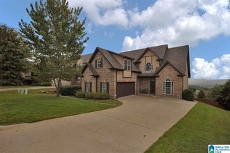 Building Photo - 8613 Highlands Dr