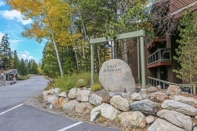 Building Photo - Move in Special! Keystone 2 bed/2bath! Plu...