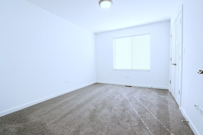 Building Photo - 1241 Gillespie Ln