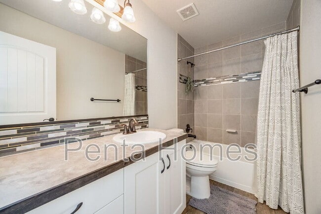 Building Photo - 660 Rock Rd