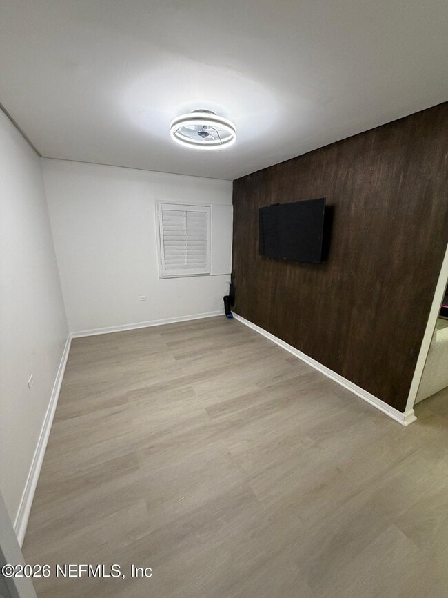 Building Photo - 222 14th Ave N