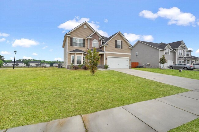 Building Photo - COMING EARLY JUNE 2026! (Pet Friendly)