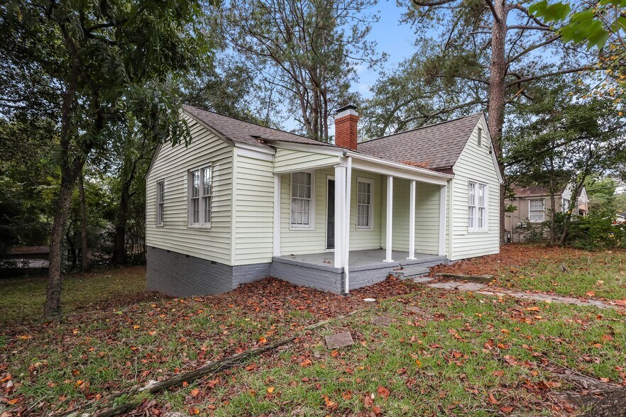 Building Photo - 2018 Terrace Dr