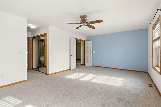 Building Photo - 9649 Alvarado Ln N