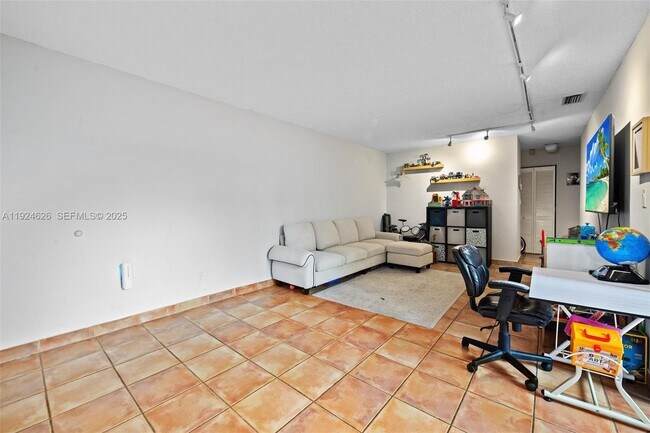 Building Photo - 11840 SW 80th St