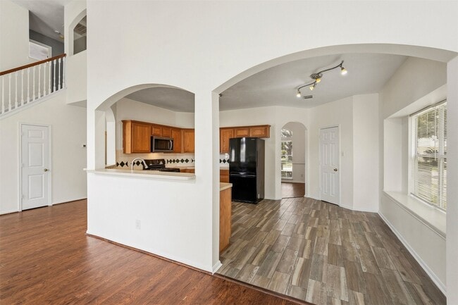 Building Photo - 9322 Eaglewood Glen Tr