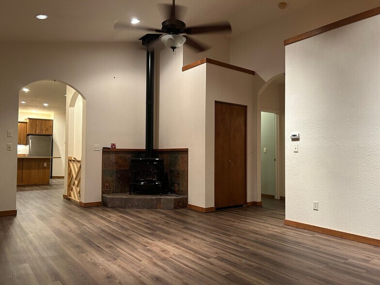 Building Photo - 70 Gila Dr