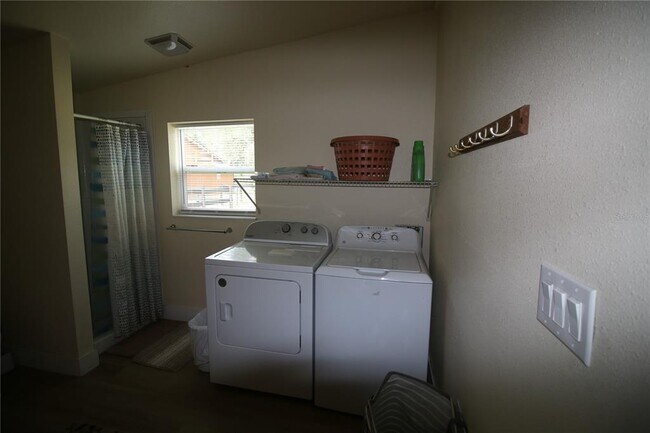 Building Photo - 6850 US-41