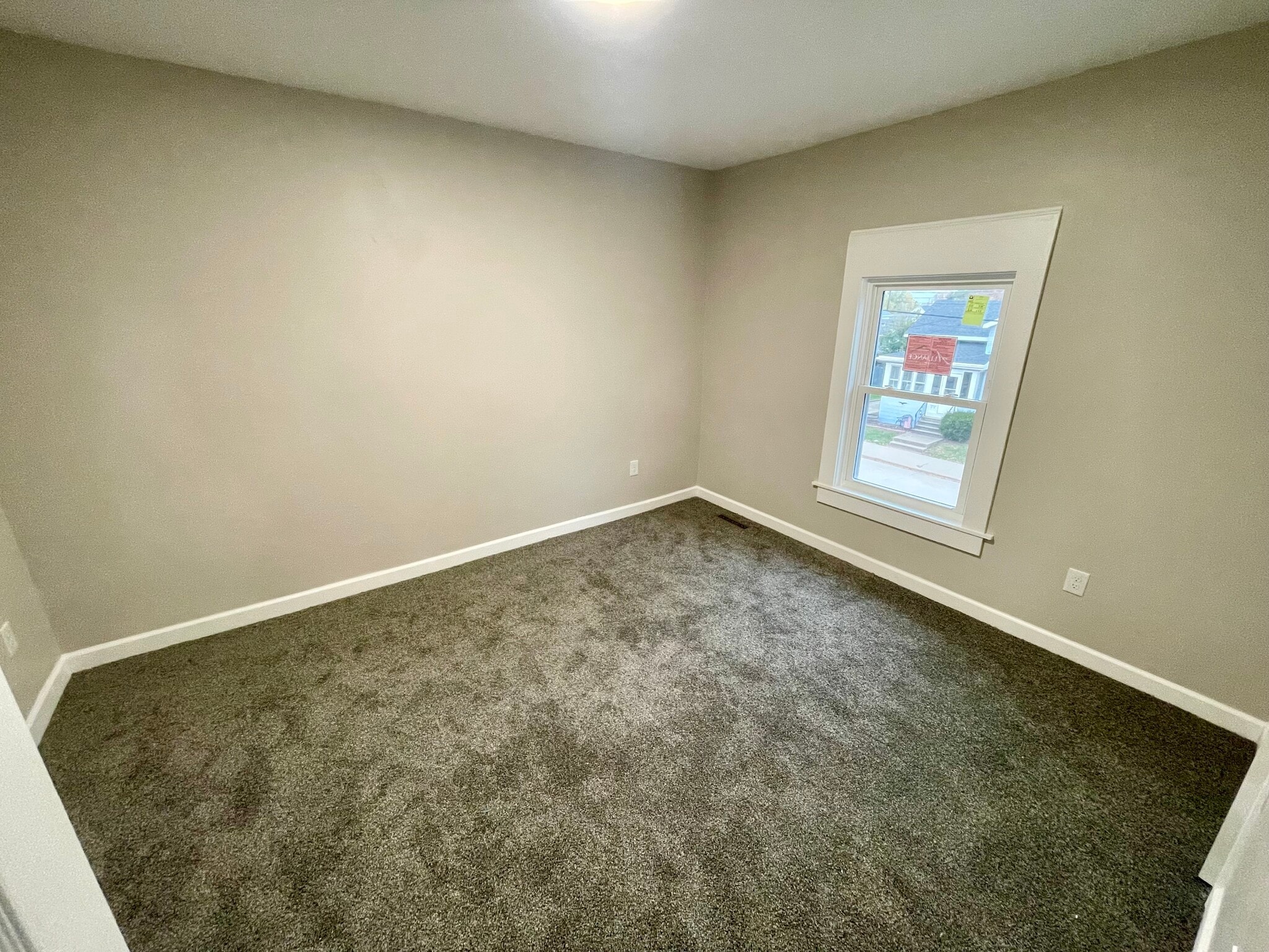 Building Photo - 307 W 9th Ave