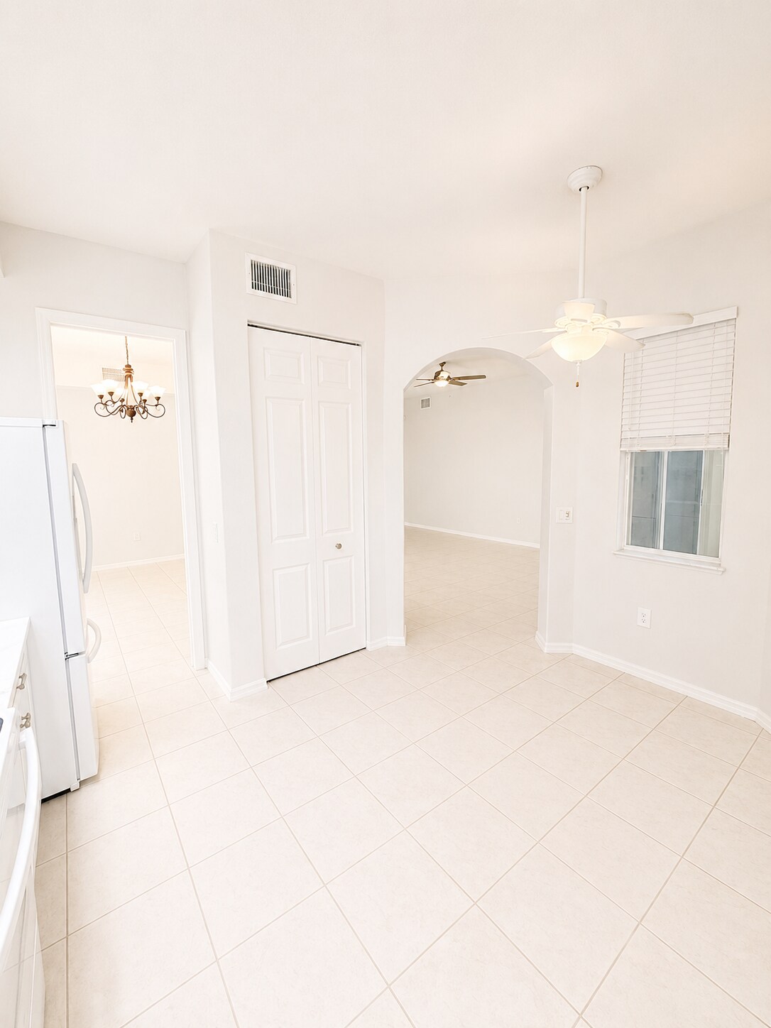 Building Photo - 1445 Mariposa Cir