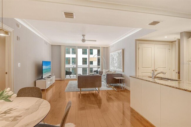 Building Photo - 1350 Main St