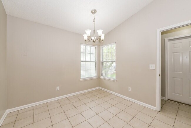 Building Photo - 1937 Longneedle Lane