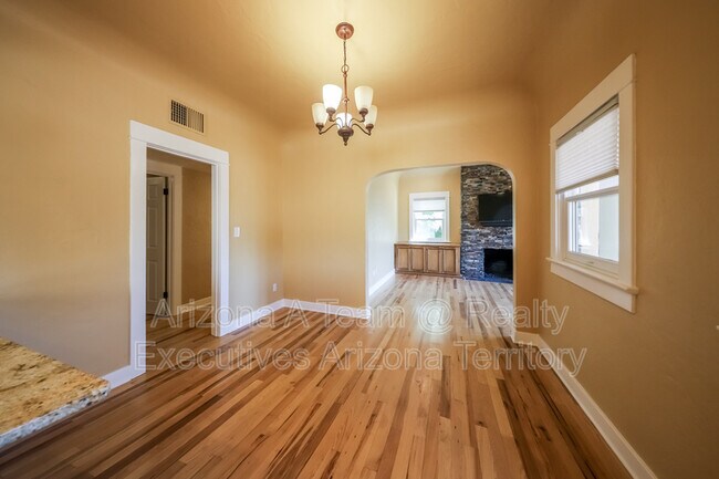 Building Photo - 2221 1st St