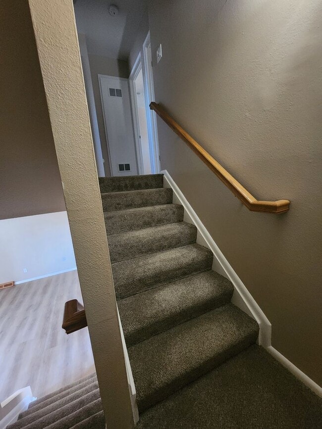 Building Photo - 8712 Mariposa St