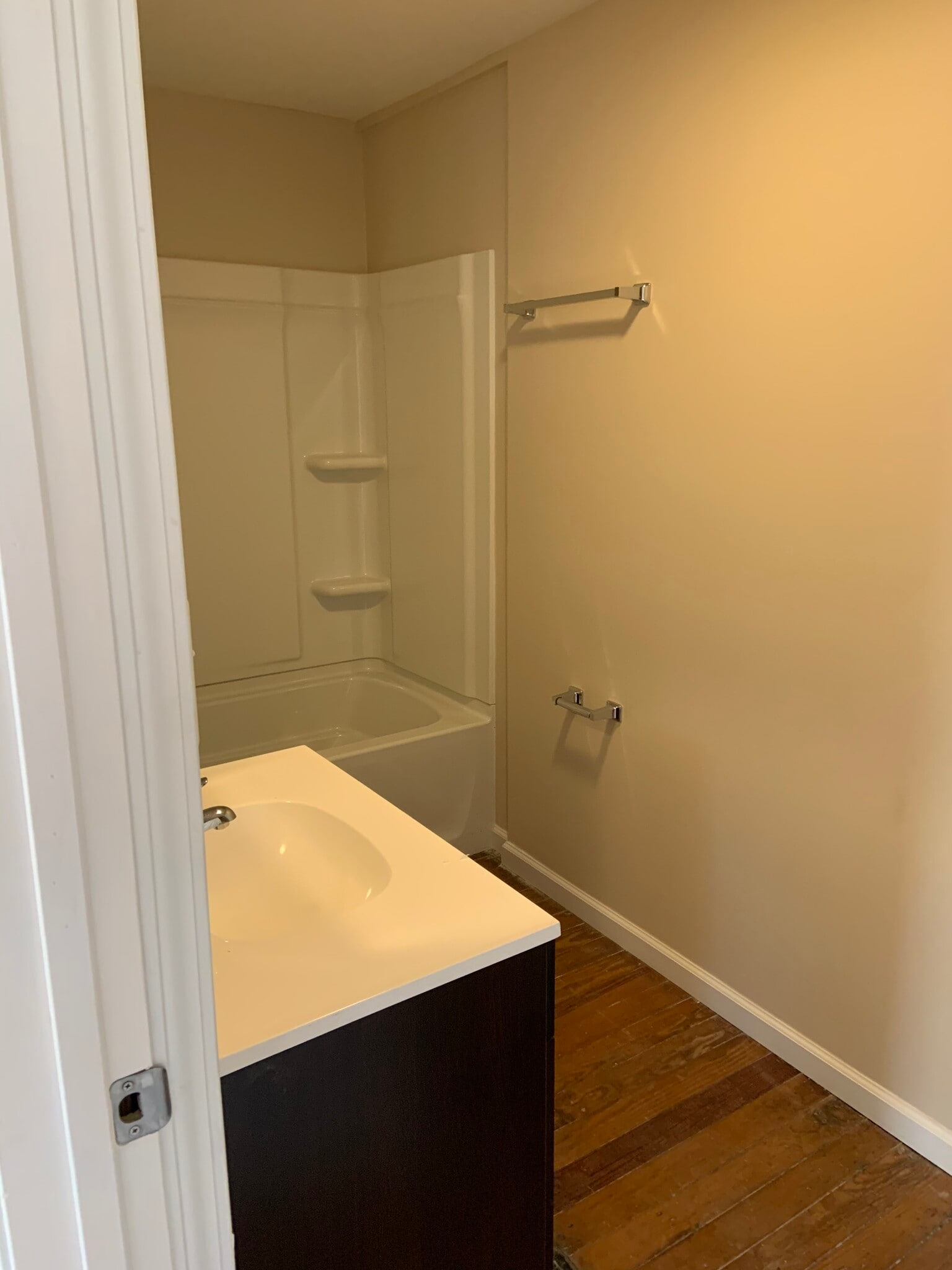 Bath - 1312 S Lincoln St