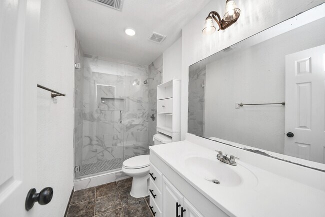 Building Photo - 9918 Peachridge Dr