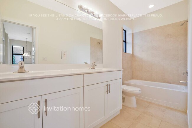 Building Photo - 132 NE 27th Terrace