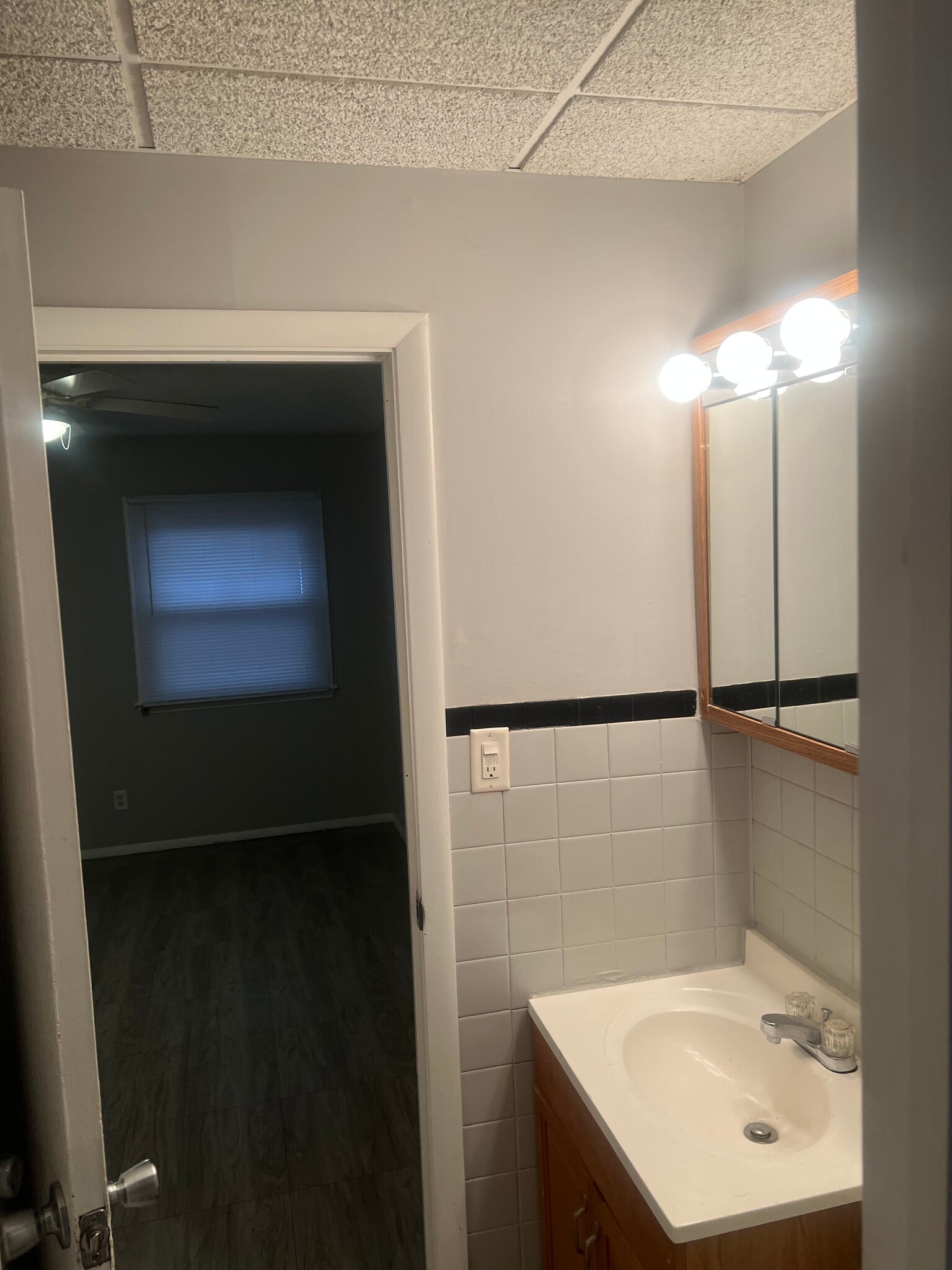 Building Photo - 505 W 53rd Ave