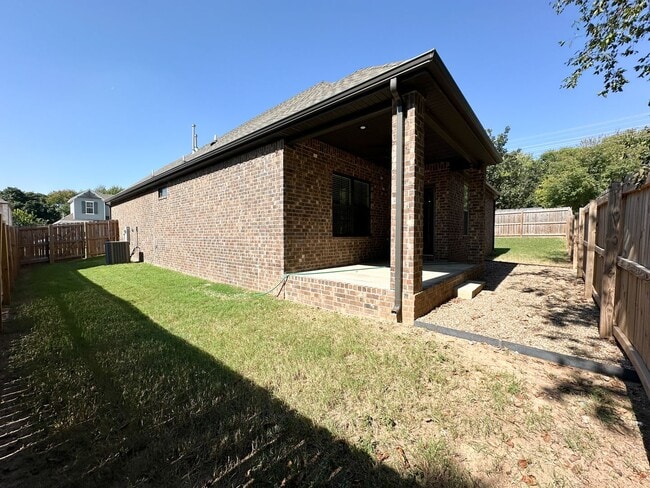 Building Photo - 2196 N Woodlark Ln