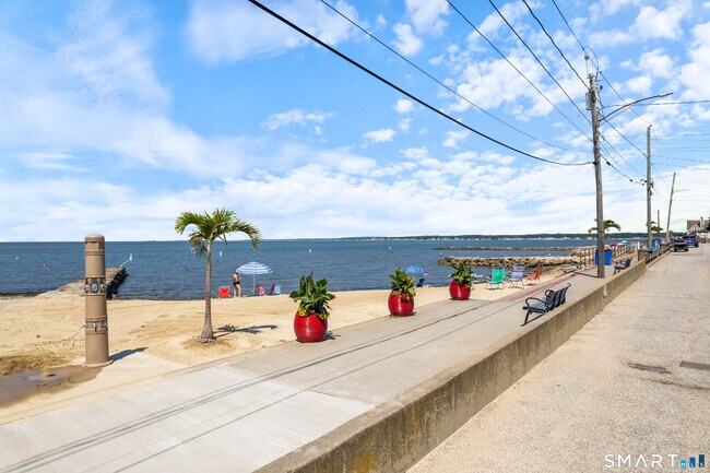 Building Photo - 4 Point Rd