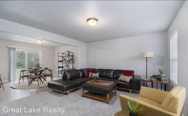 Building Photo - 4 br, 2.5 bath House - 651 East North Street