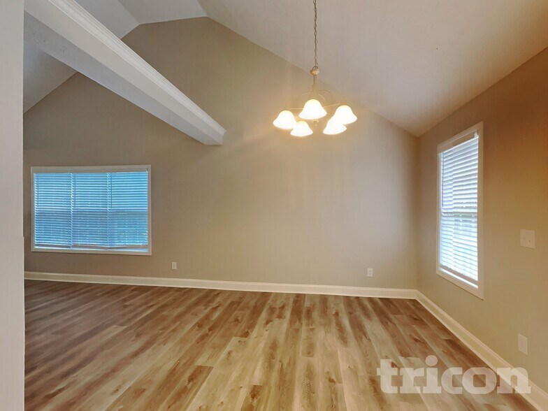 Building Photo - 287 Huntington Dr