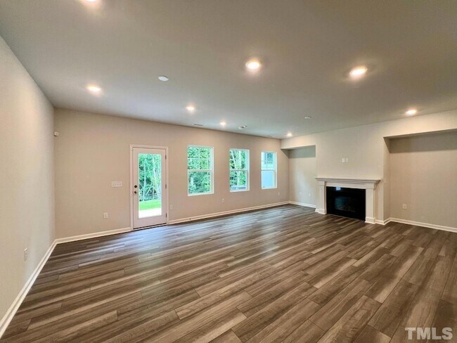 Building Photo - 212 Hiking Hl Ln