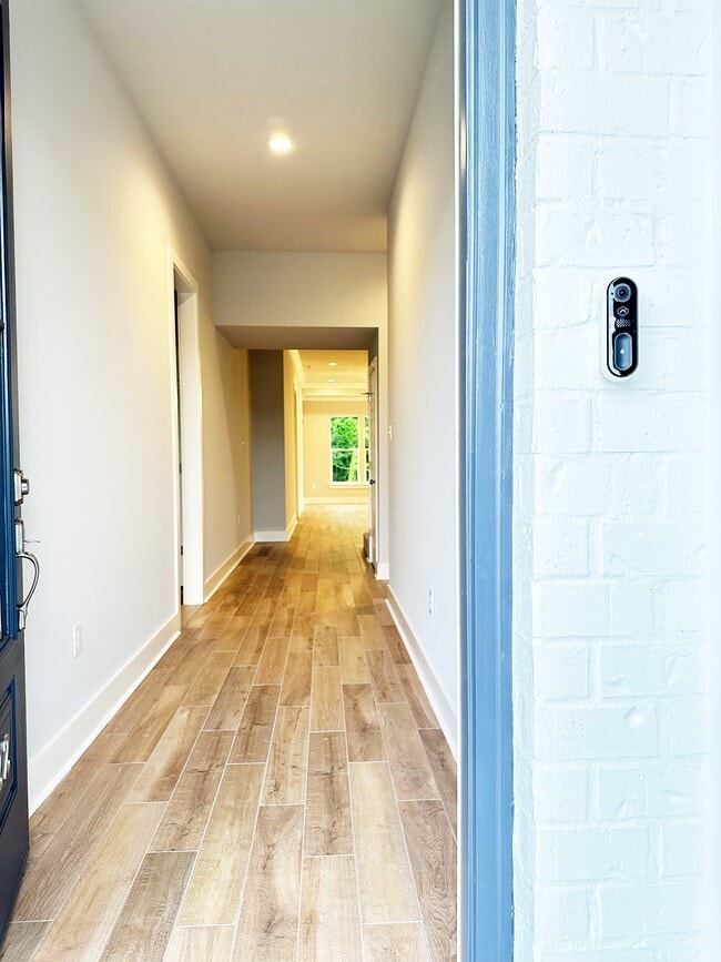 Building Photo - 7210 Rolling Fork Rd