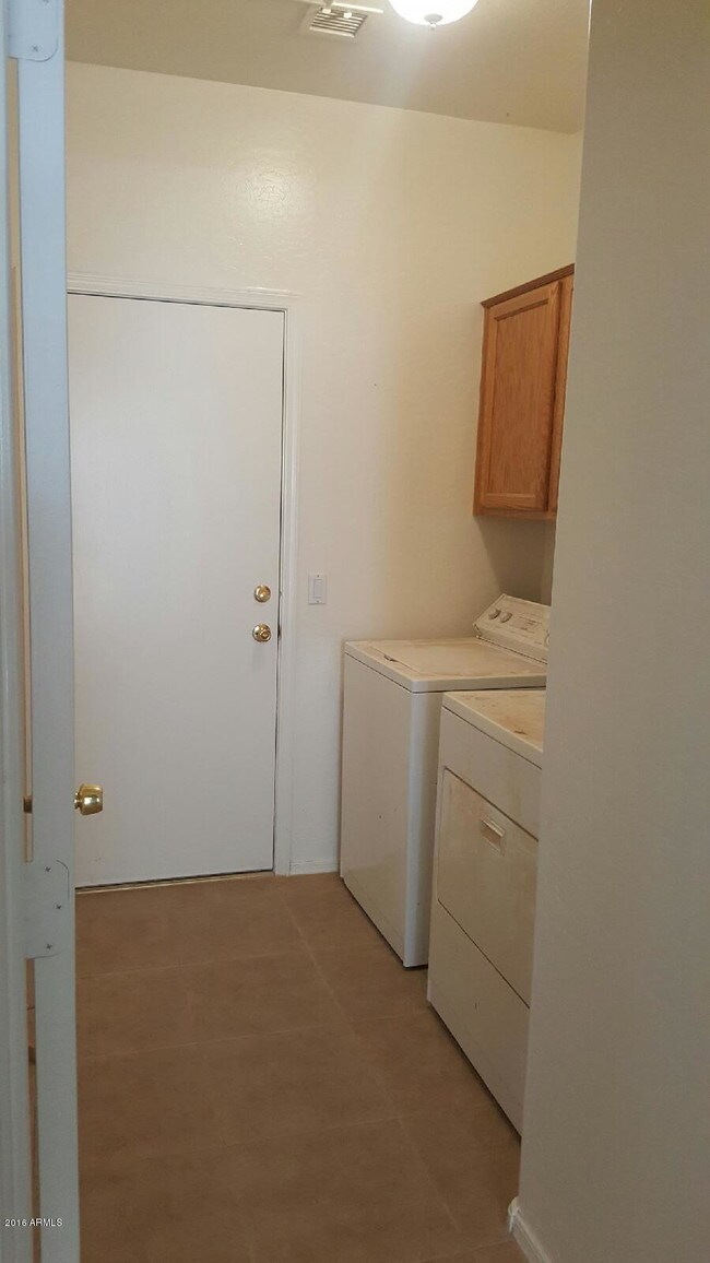Building Photo - 12629 W Hollyhock Dr