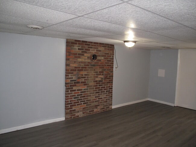 Building Photo - 195 Joe Hale Dr