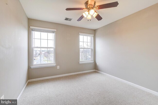 Building Photo - 6160 Cinnamon Ct