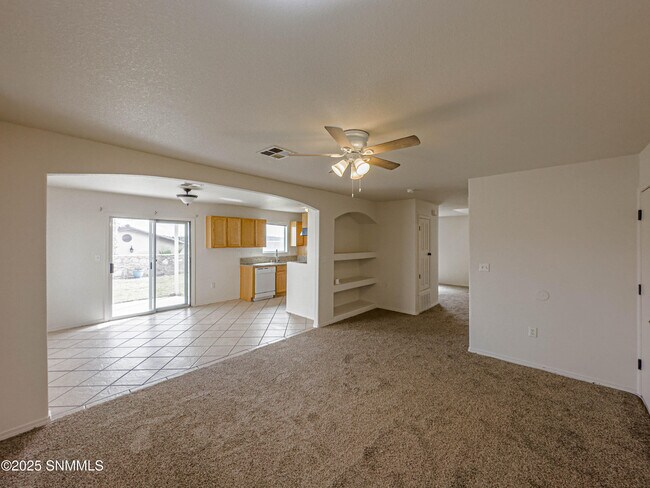 Building Photo - 3742 Piedras Negras Dr