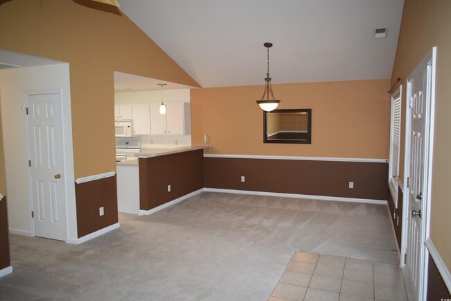 Building Photo - 201 Vesta Dr