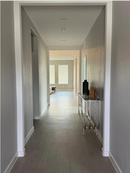 Building Photo - 500 Ml Trce Wy
