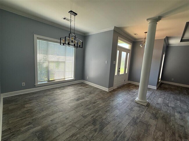 Building Photo - 104 Inge Pl