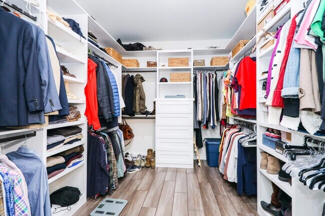 Building Photo - 1419 Calamian Dr