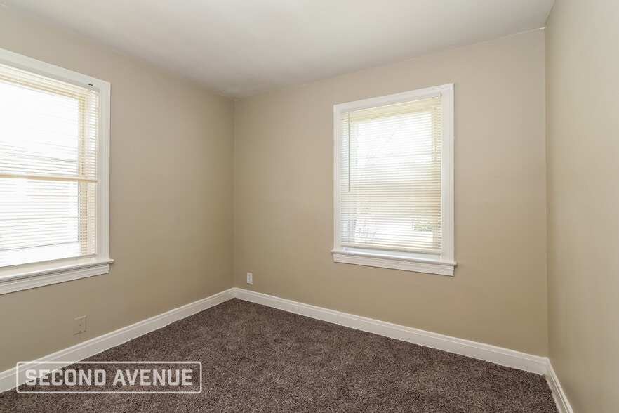 Building Photo - 651 S 37th St
